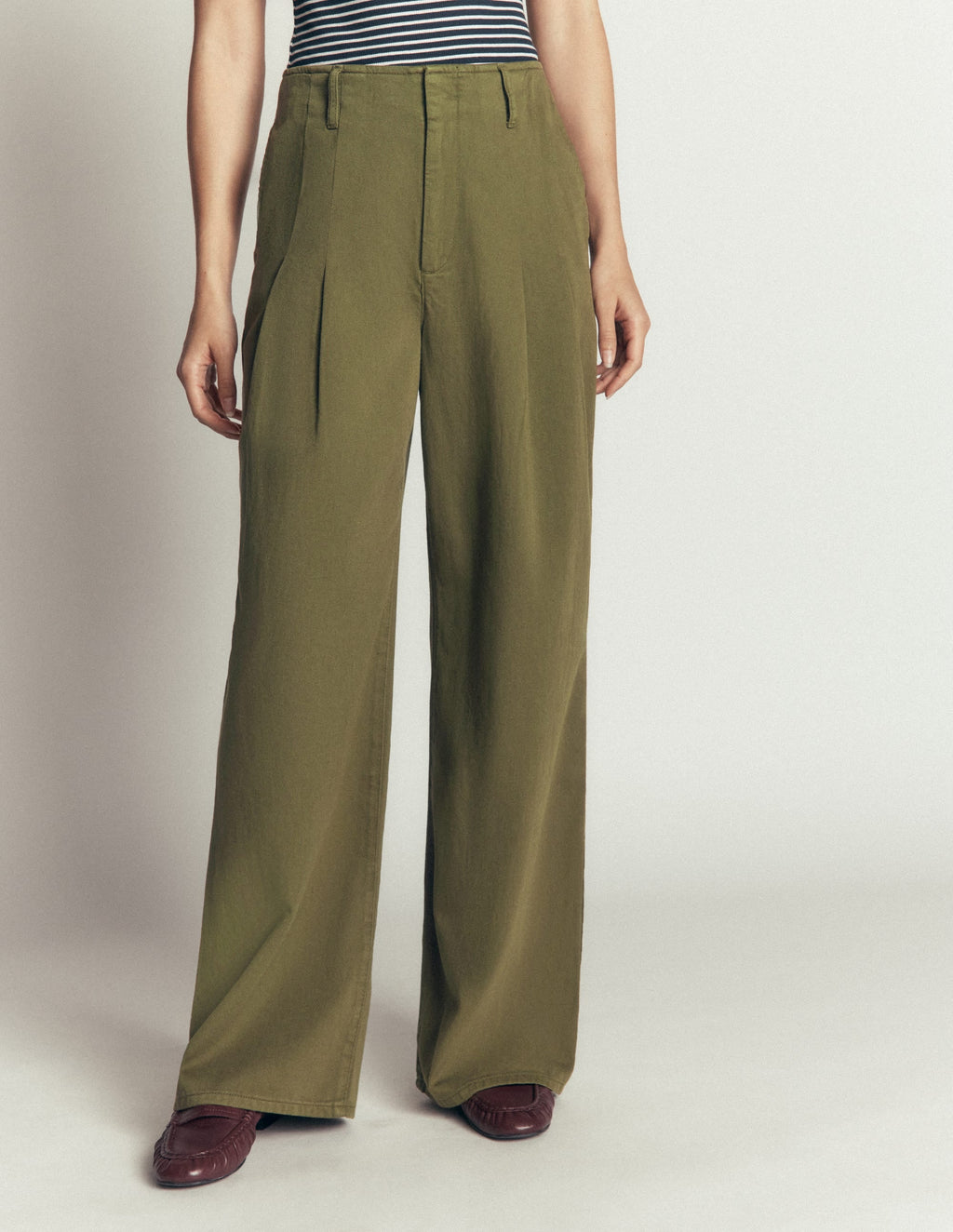 Mayfair Pleat Detail Pants-Woodland Green